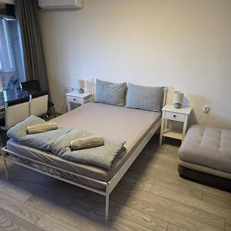 Апартаменти Botev Stadium Iztochen Center *