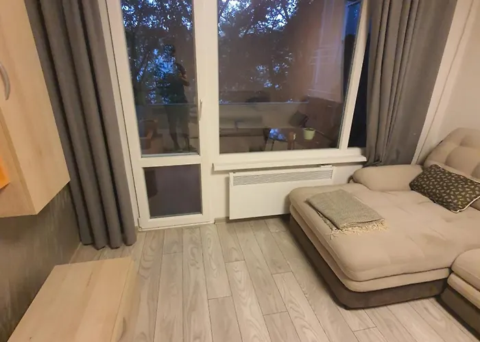 Апартаменти Botev Stadium Iztochen Center *